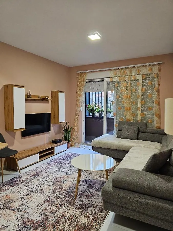 Felis Apartment location